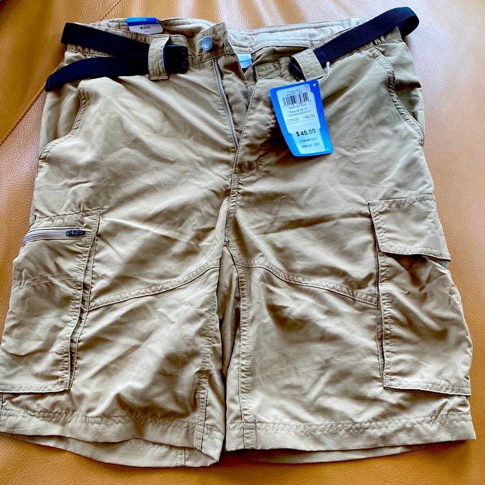 NEW Columbia hiking cargo shorts with tag